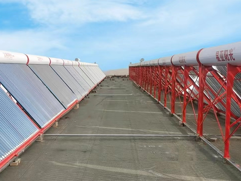 陜西榆林定邊光伏電站生活區(qū)熱水＆供暖40支32臺(tái)